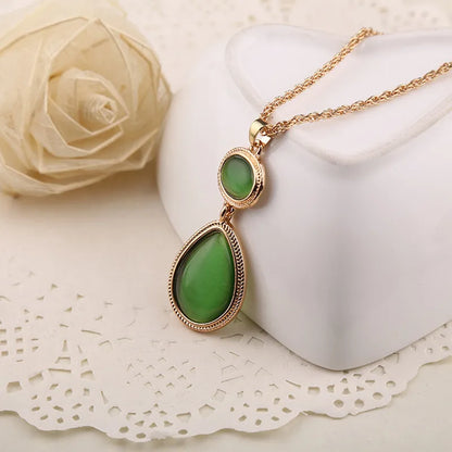 Verdeluxe East Necklace